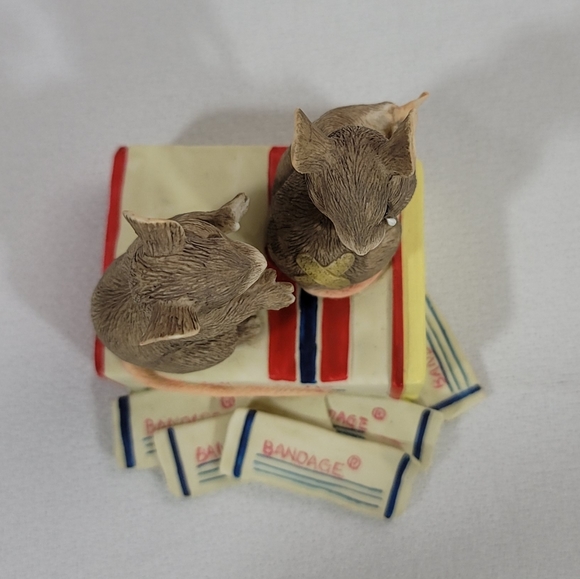 Charming Tails HOPE YOU'RE FEELING BETTER Mice Figurine By Silvestri - Picture 6 of 12